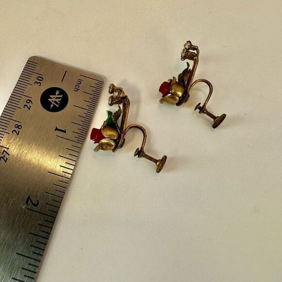 Vintage red rose clip on earrings - Picture 6 of 8
